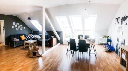 Anzeigenbild: Attraktive DG 4-Zimmer-Wohnung mit Einbauküche in Hildesheim