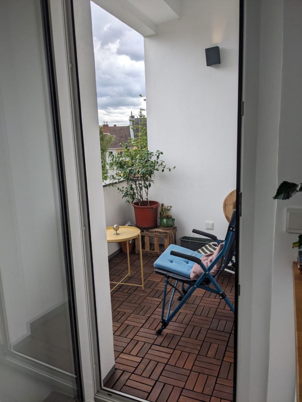 geräumige 3-Zimmer-Wohnung mit Balkon neben dem Rhein spacious 3-room flat with a balcony next to the Rhein – Düsseldorfer str., 51063 Köln Mülheim – Vorschaubild 4