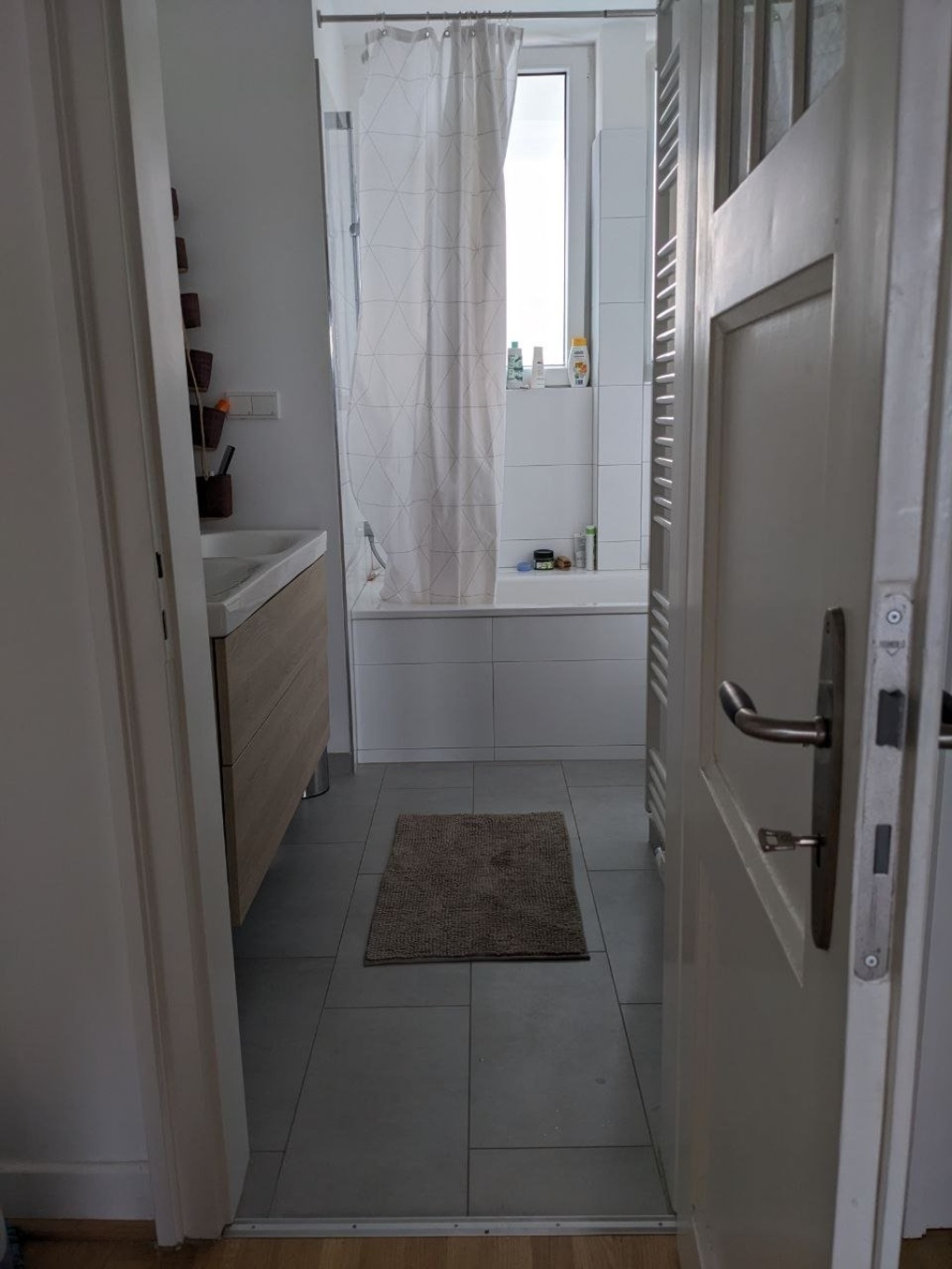 geräumige 3-Zimmer-Wohnung mit Balkon neben dem Rhein spacious 3-room flat with a balcony next to the Rhein – Düsseldorfer str., 51063 Köln Mülheim – Vorschaubild 11