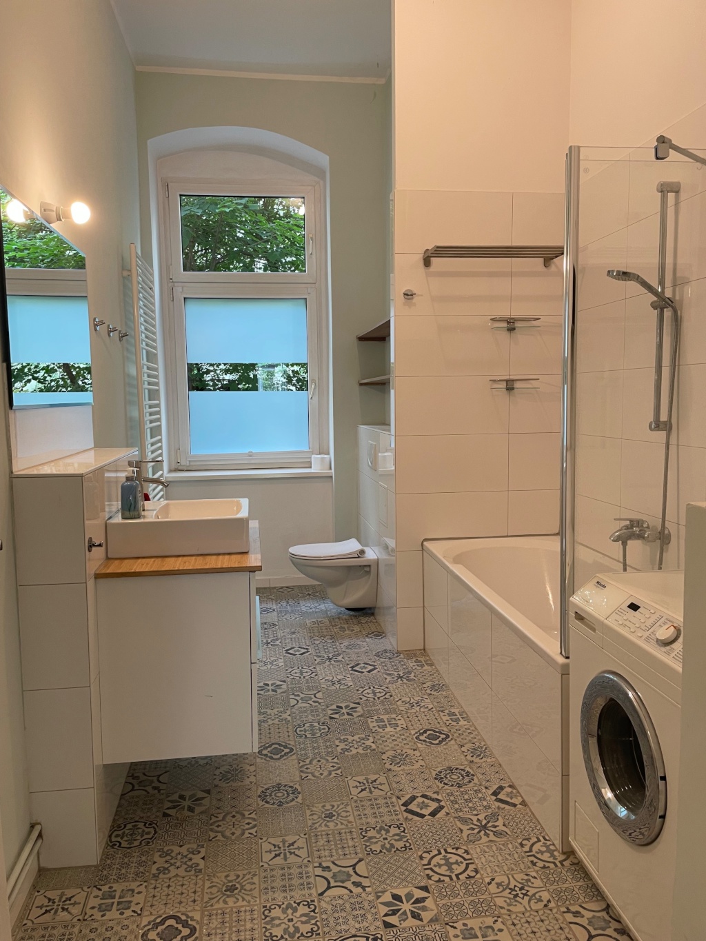 WG-Zimmer Prenzlauer Berg Raumerstraße - Wannenbad
