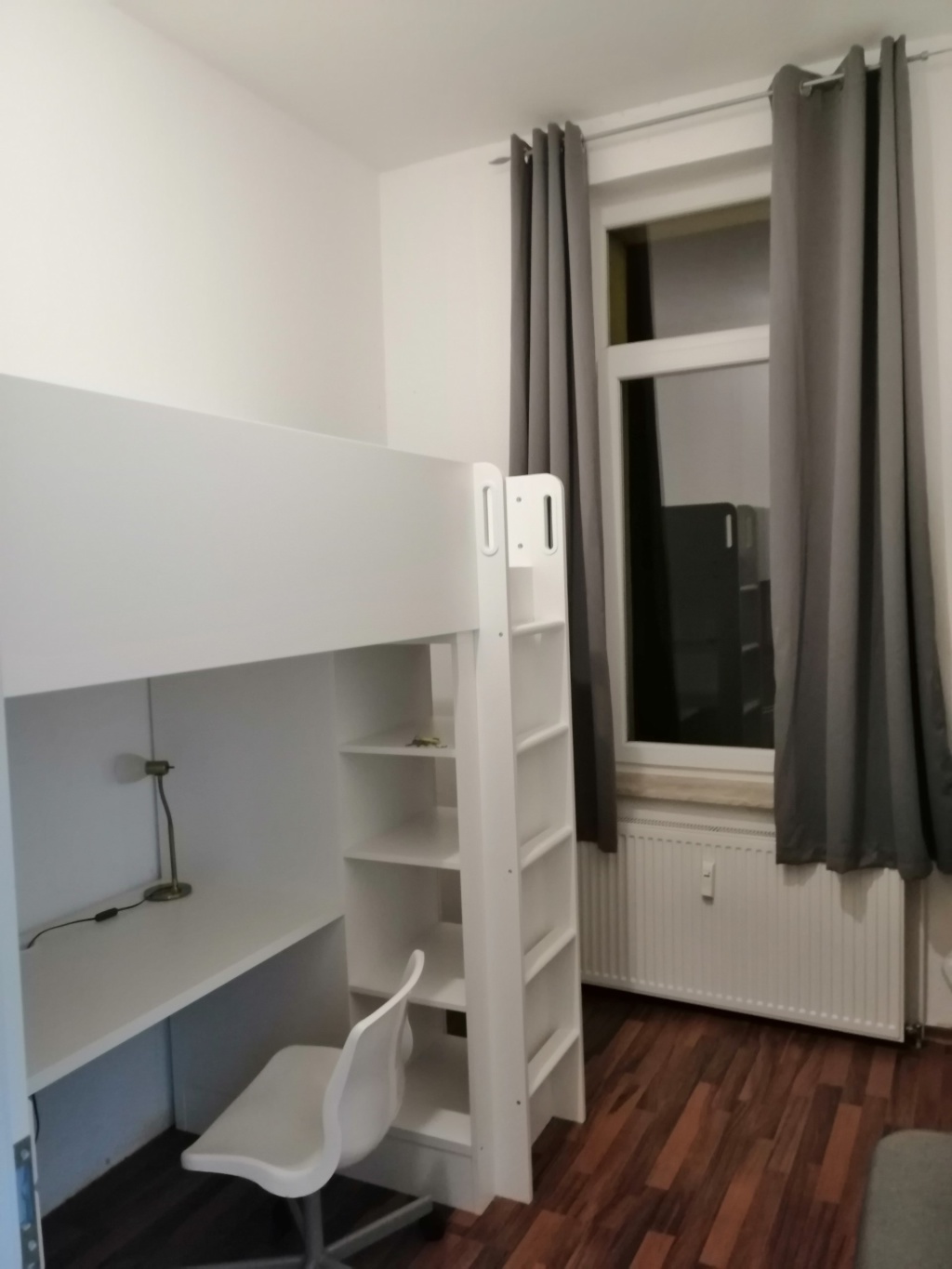 1 Zimmer/ Studenten-WG/ Mädels-WG - neu möbliert - ab 1 Zi. sofort - 5er WG 250,00 € incl. aller Nebenkosten