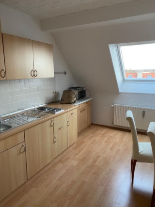 Ad image: Schöne vollständig möbilierte Dachgeschosswohnung in Uninähe zur Untermiete für 6 Monate! Längere Laufzeit nicht möglich!