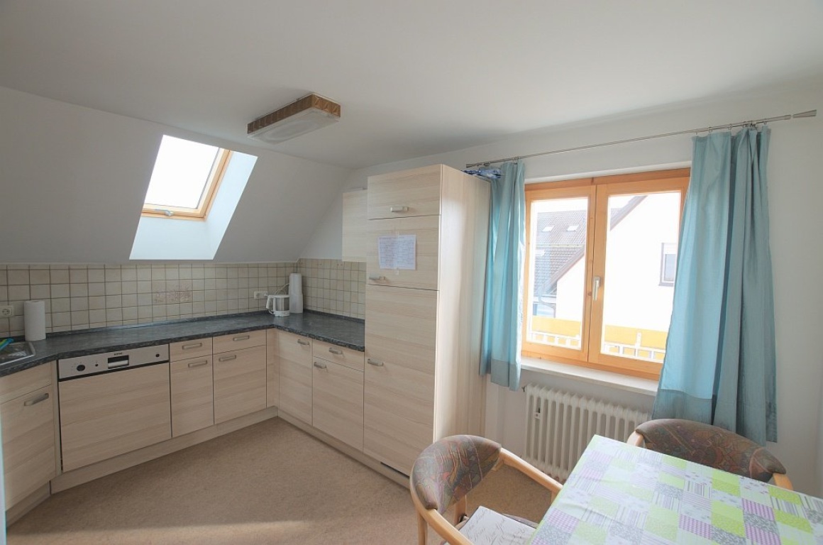 Habitación en WG Ergolding Schwalbenstr. 16 - Gemeinschaftsküche Bild 1