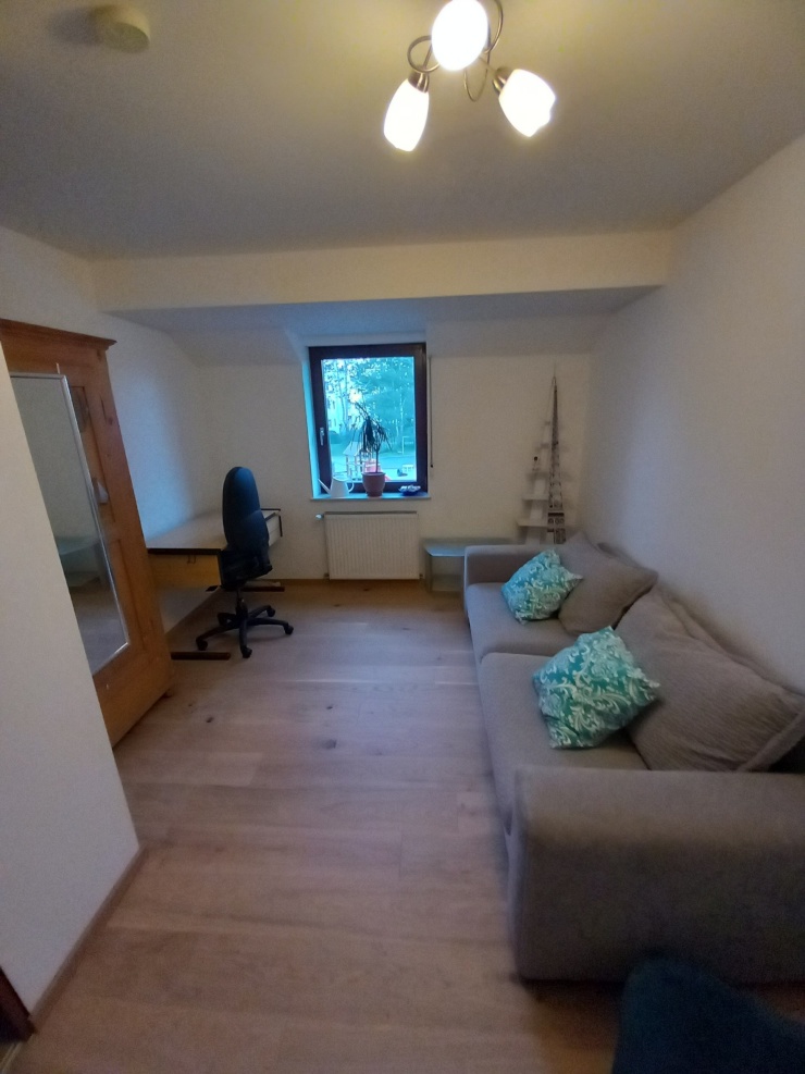 Helles möbliertes Zimmer in WGHaus Wohngemeinschaften in Mannheim