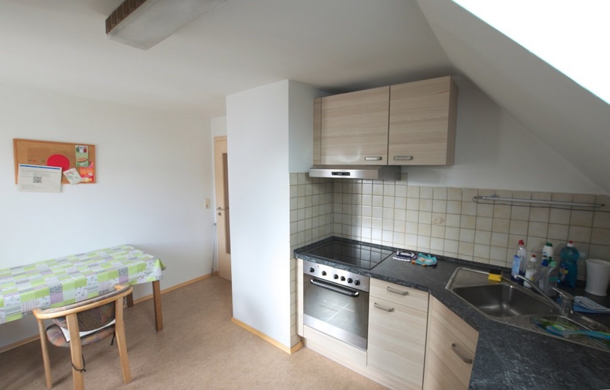 Habitación en WG Ergolding Schwalbenstr. 16 - Gemeinschaftsküche Bild 2