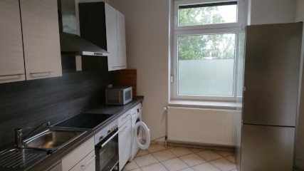 Anzeigenbild: Komplett möbliert: 2er-WG, helle, schöne Altbauwohnung