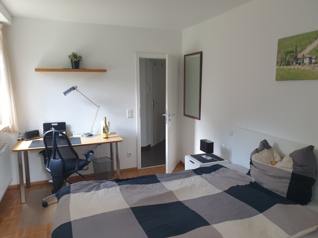 ***möblierte 2 Zi.-Wohnung für 1 Person in ruhiger und grüner Bestlage in Bad-Cannstatt*** – Erbstetter Str. 00, 70374 Stuttgart Bad Cannstatt – Vorschaubild 8