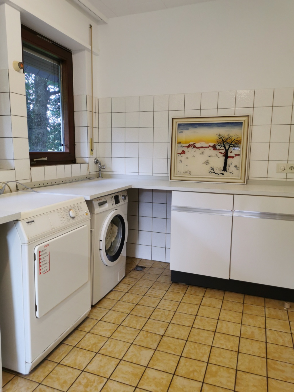 Zwei Zimmer frei! in 7-Zimmer-WG in Villa direkt am Park Rosenhöhe. Zimmer 6 20m2 mit Südbalkon 525€ + Nebenkosten. Zimmer 5 14m2 440€ + Nebenkosten – 64287 Darmstadt Rosenhöhe – Vorschaubild 6