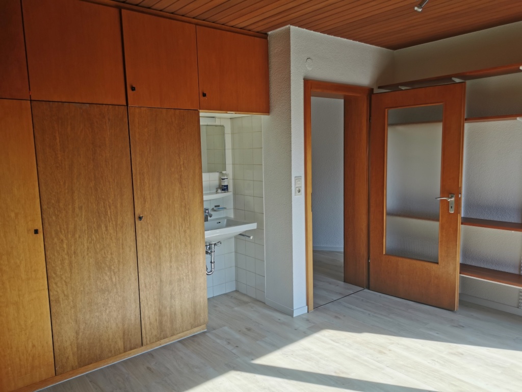 Zwei Zimmer frei! in 7-Zimmer-WG in Villa direkt am Park Rosenhöhe. Zimmer 6 20m2 mit Südbalkon 525€ + Nebenkosten. Zimmer 5 14m2 440€ + Nebenkosten – 64287 Darmstadt Rosenhöhe – Vorschaubild 10