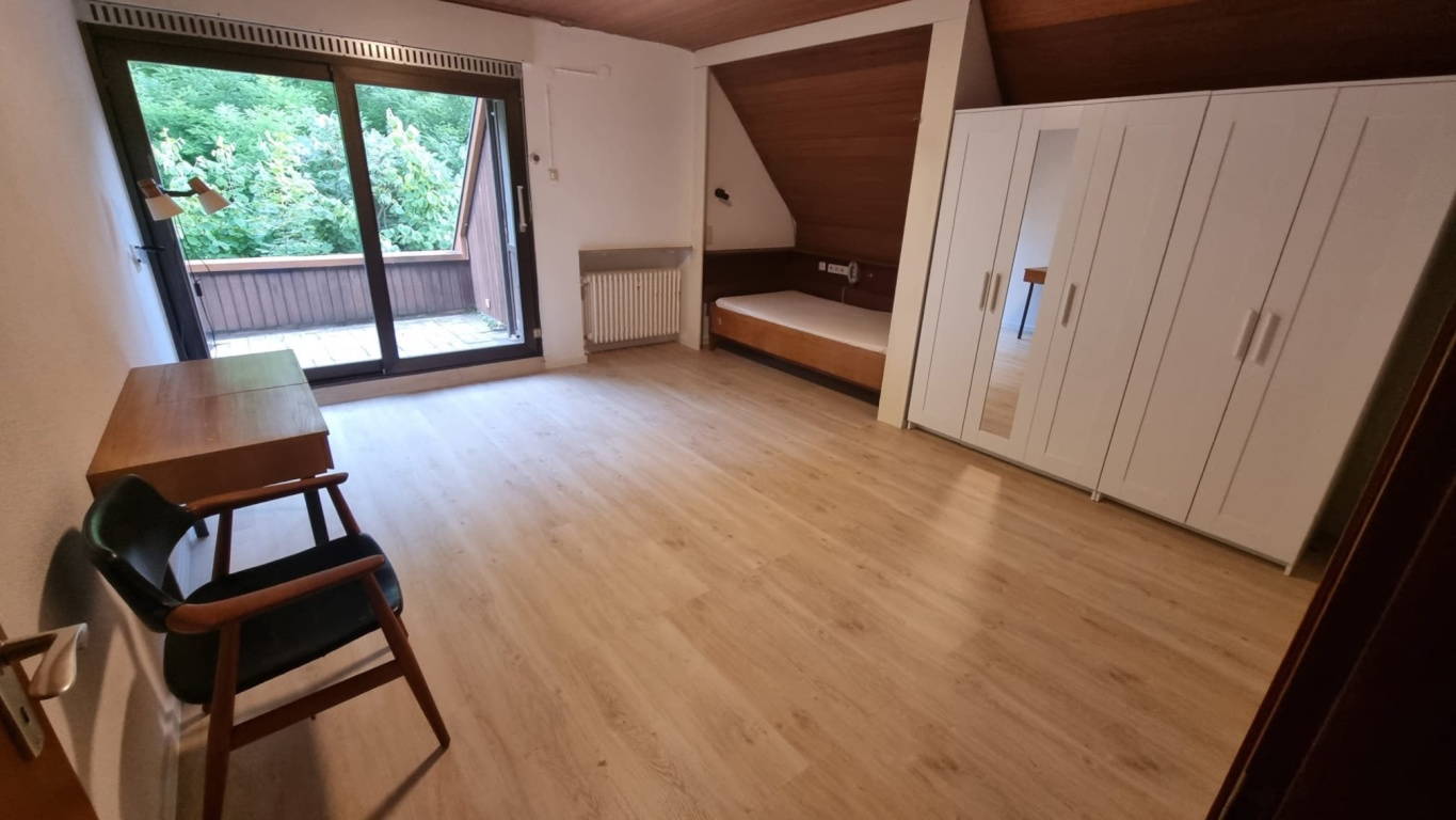 Zwei Zimmer frei! in 7-Zimmer-WG in Villa direkt am Park Rosenhöhe. Zimmer 6 20m2 mit Südbalkon 525€ + Nebenkosten. Zimmer 5 14m2 440€ + Nebenkosten – 64287 Darmstadt Rosenhöhe – Vorschaubild 17
