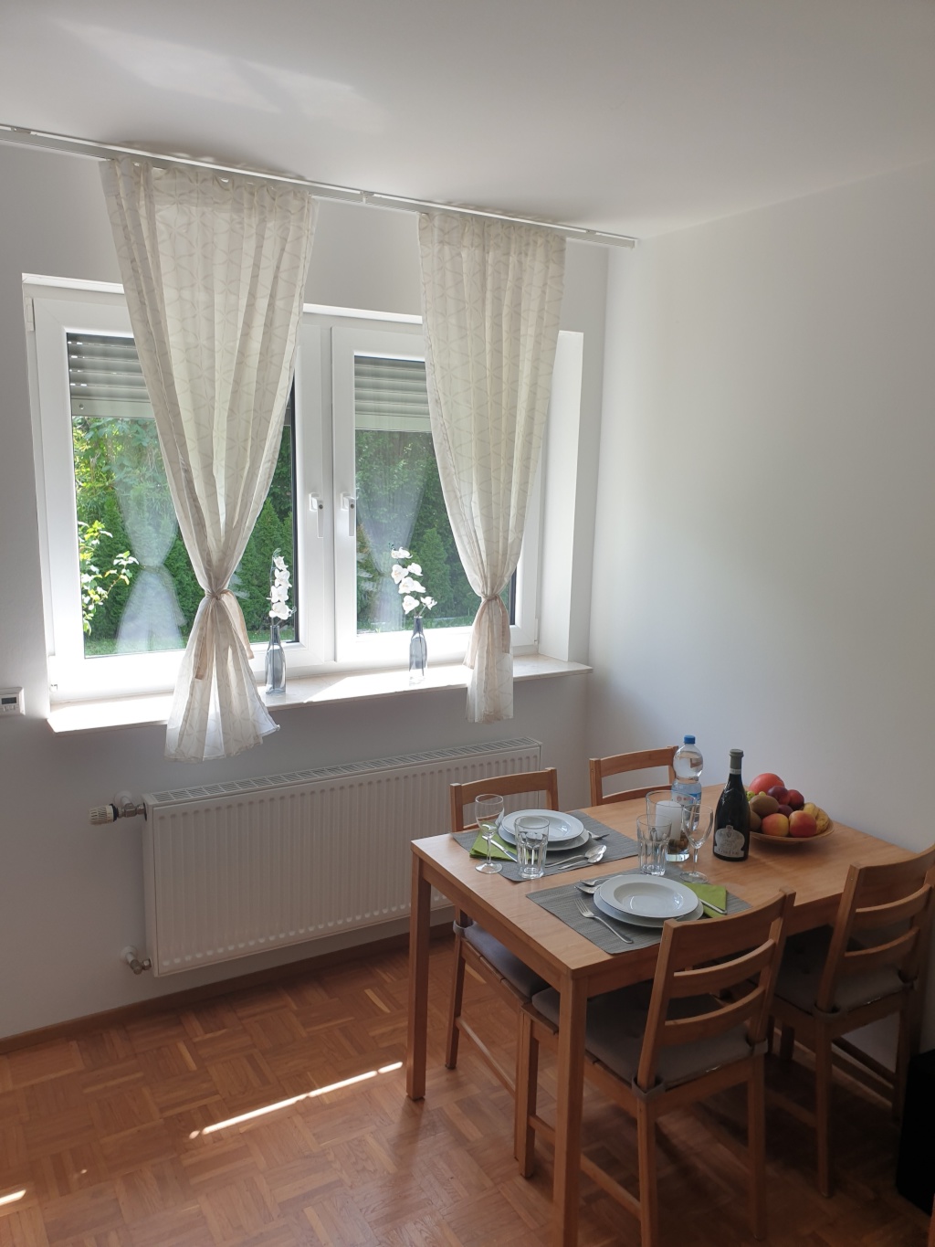 ***möblierte 2 Zi.-Wohnung für 1 Person in ruhiger und grüner Bestlage in Bad-Cannstatt*** – Erbstetter Str. 00, 70374 Stuttgart Bad Cannstatt – Vorschaubild 5