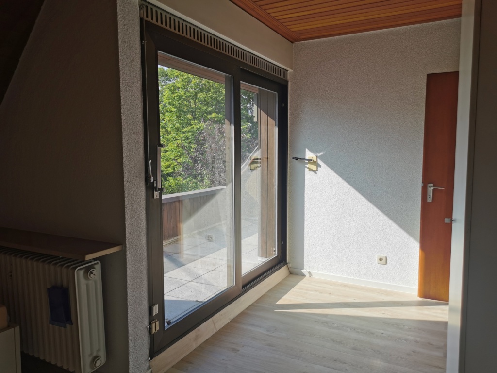 Zwei Zimmer frei! in 7-Zimmer-WG in Villa direkt am Park Rosenhöhe. Zimmer 6 20m2 mit Südbalkon 525€ + Nebenkosten. Zimmer 5 14m2 440€ + Nebenkosten – 64287 Darmstadt Rosenhöhe – Vorschaubild 9