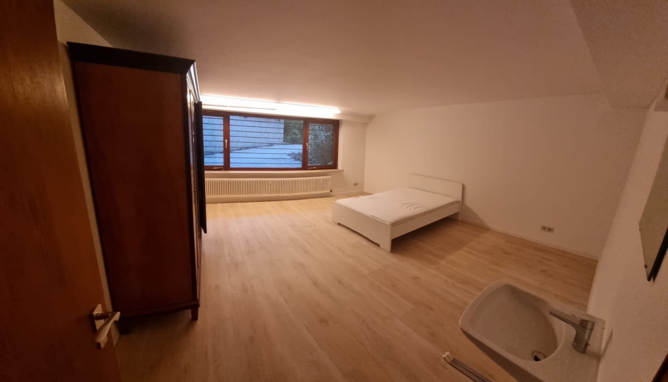 Zwei Zimmer frei! in 7-Zimmer-WG in Villa direkt am Park Rosenhöhe. Zimmer 6 20m2 mit Südbalkon 525€ + Nebenkosten. Zimmer 5 14m2 440€ + Nebenkosten – 64287 Darmstadt Rosenhöhe – Vorschaubild 12