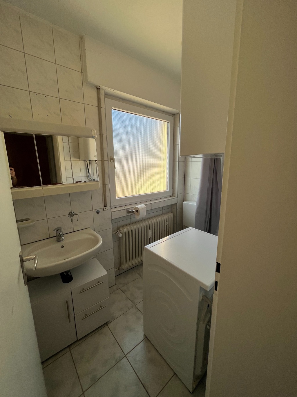 Helles Appartment in Stuttgart Möhringen 36 qm mit großer Terasse / in Uni Nähe (Uni Hohenheim, Uni Vaihingen) - ab 01.11.2026 – Sigmaringerstr., 70567 Stuttgart Möhringen – Vorschaubild 2