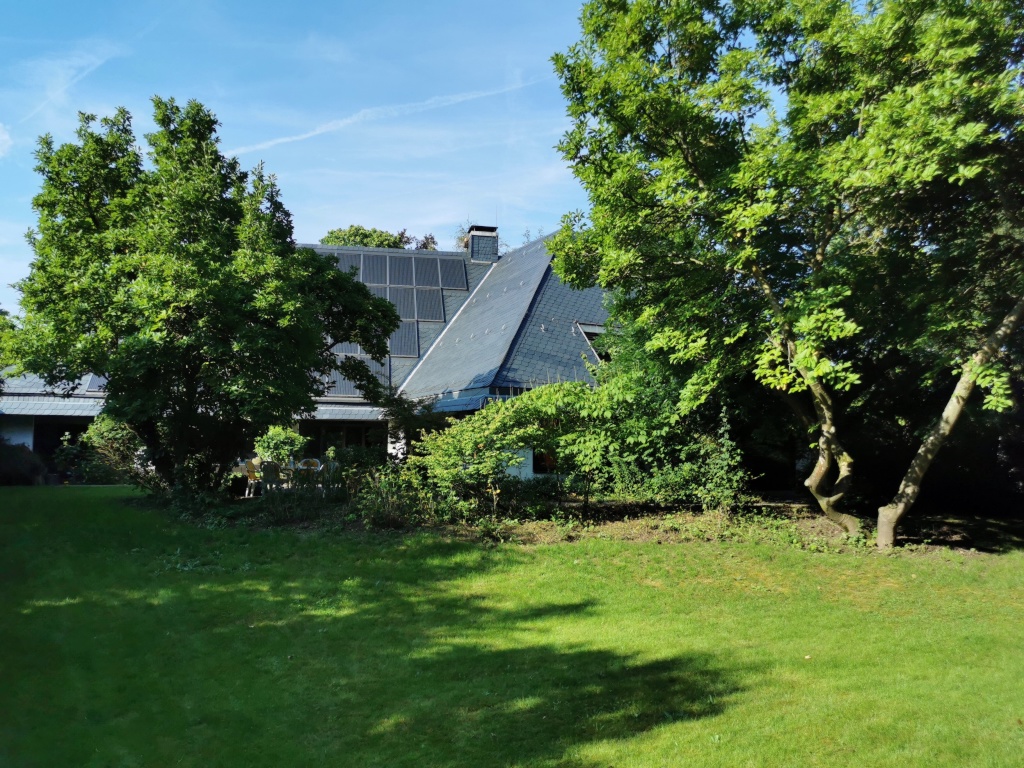 Zwei Zimmer frei! in 7-Zimmer-WG in Villa direkt am Park Rosenhöhe. Zimmer 6 20m2 mit Südbalkon 525€ + Nebenkosten. Zimmer 5 14m2 440€ + Nebenkosten