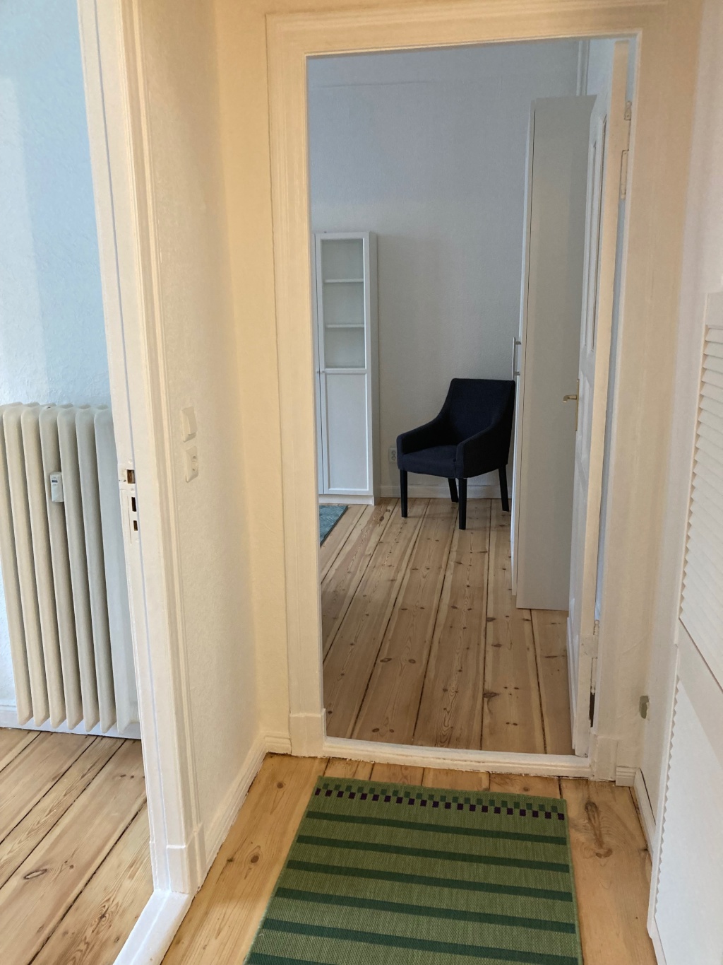 Flat Steglitz Schöneberger Straße - Flur Richtung Wohnzimmer
