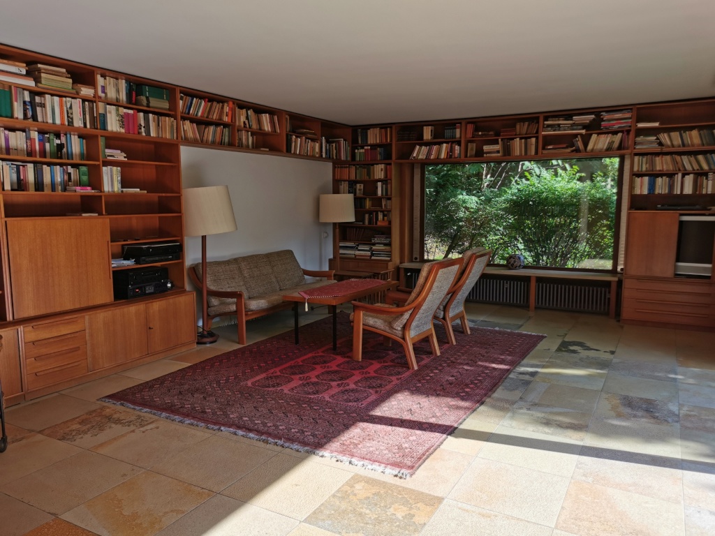 Zwei Zimmer frei! in 7-Zimmer-WG in Villa direkt am Park Rosenhöhe. Zimmer 6 20m2 mit Südbalkon 525€ + Nebenkosten. Zimmer 5 14m2 440€ + Nebenkosten – 64287 Darmstadt Rosenhöhe – Vorschaubild 3