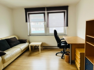 Ad image: WG-Zimmer in zentraler Lage frei.