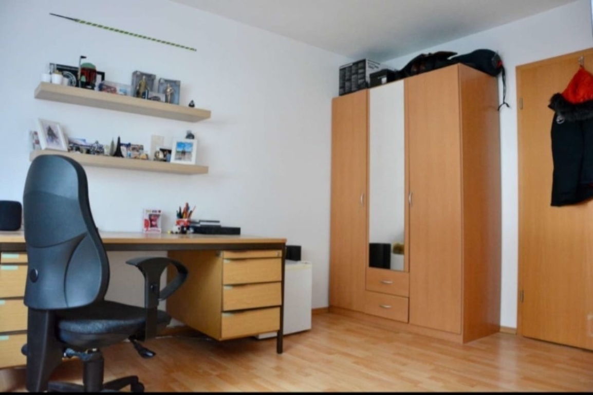 WG-Zimmer West Süd Degerloch Steinkopfstraße - Möbliertes Zimmer