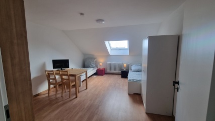 Ad image: Furnished single room in quiet WG in Heßdorf bei Erlangen, double room possible // Rental in a furnitured room single or double bed room