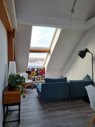Möblierte helle 2-Zimmer Dachgeschosswohnung nahe Jahnplatz