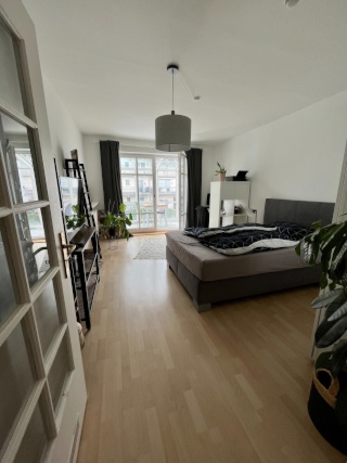 Zimmer in schöner WG nahe Rotkreuzplatz  2,5 Monate zur Untermiete frei  (01.11.-15.01.) :)