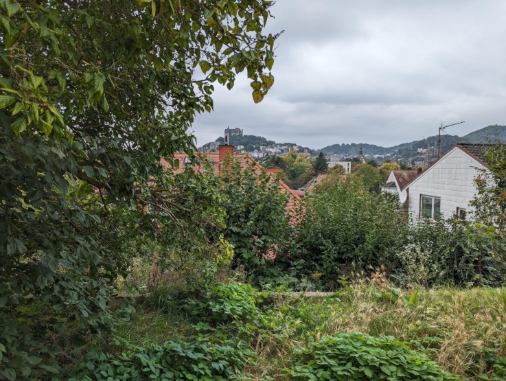 Gemütliche Souterrain-Wohnung mit Terrasse und Schlossblick - Wohnung ...