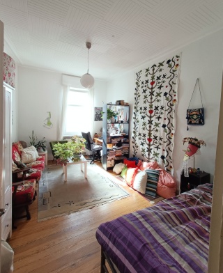 Anzeigenbild: "Zwischenmieter"  Helles und Schön möbliertes Altbauzimmer