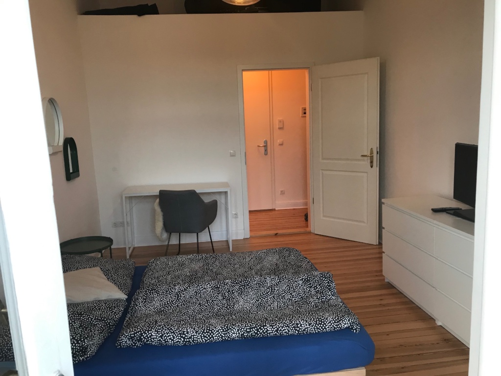 Zwischenmiete Berlin Mitte - Altbau mit Stuck - 01.-30.09.. - voll möbliert - sehr gut angebunden – Badstr. 20, 13357 Berlin Gesundbrunnen – Vorschaubild 4