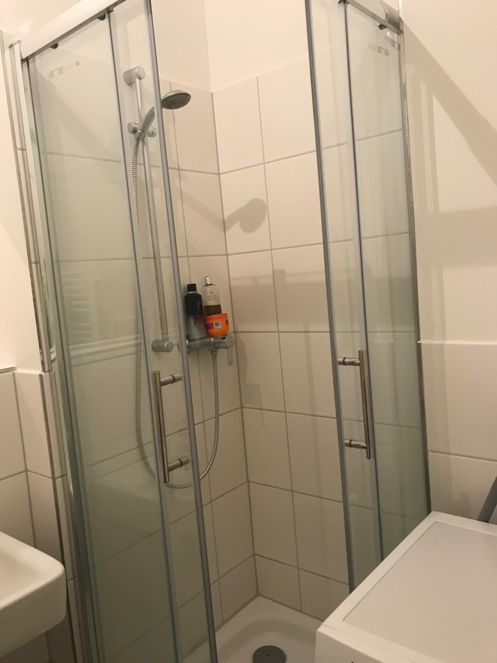 Zwischenmiete Berlin Mitte - Altbau mit Stuck - 01.-30.09.. - voll möbliert - sehr gut angebunden – Badstr. 20, 13357 Berlin Gesundbrunnen – Vorschaubild 7