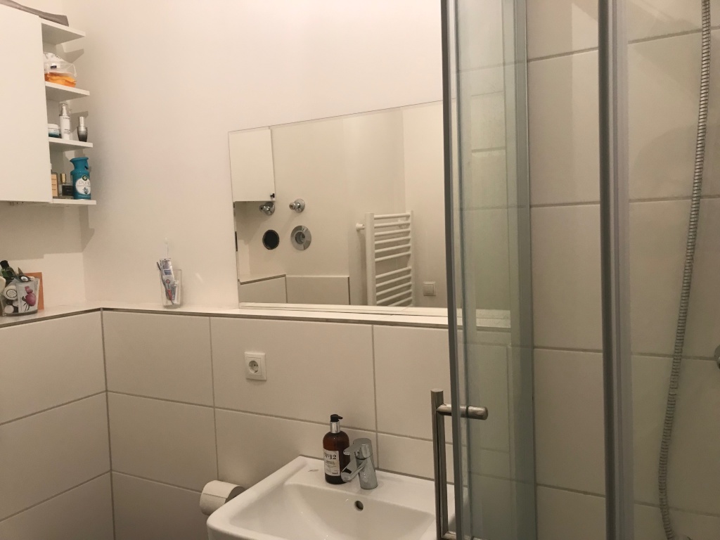 Zwischenmiete Berlin Mitte - Altbau mit Stuck - 01.-30.09.. - voll möbliert - sehr gut angebunden – Badstr. 20, 13357 Berlin Gesundbrunnen – Vorschaubild 6
