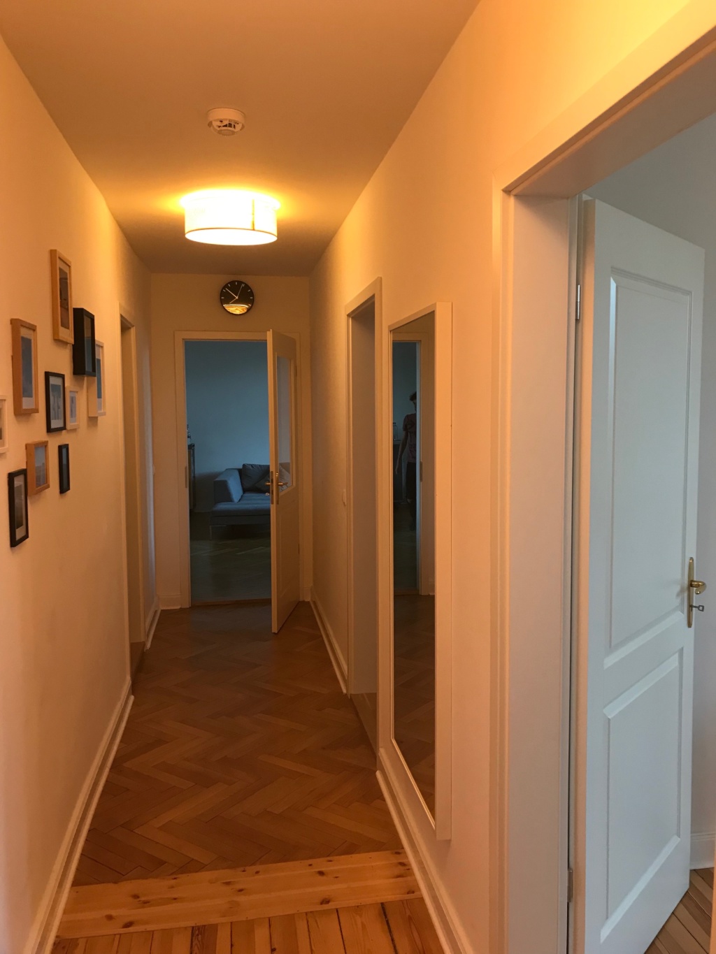 Zwischenmiete Berlin Mitte - Altbau mit Stuck - 01.-30.09.. - voll möbliert - sehr gut angebunden – Badstr. 20, 13357 Berlin Gesundbrunnen – Vorschaubild 5