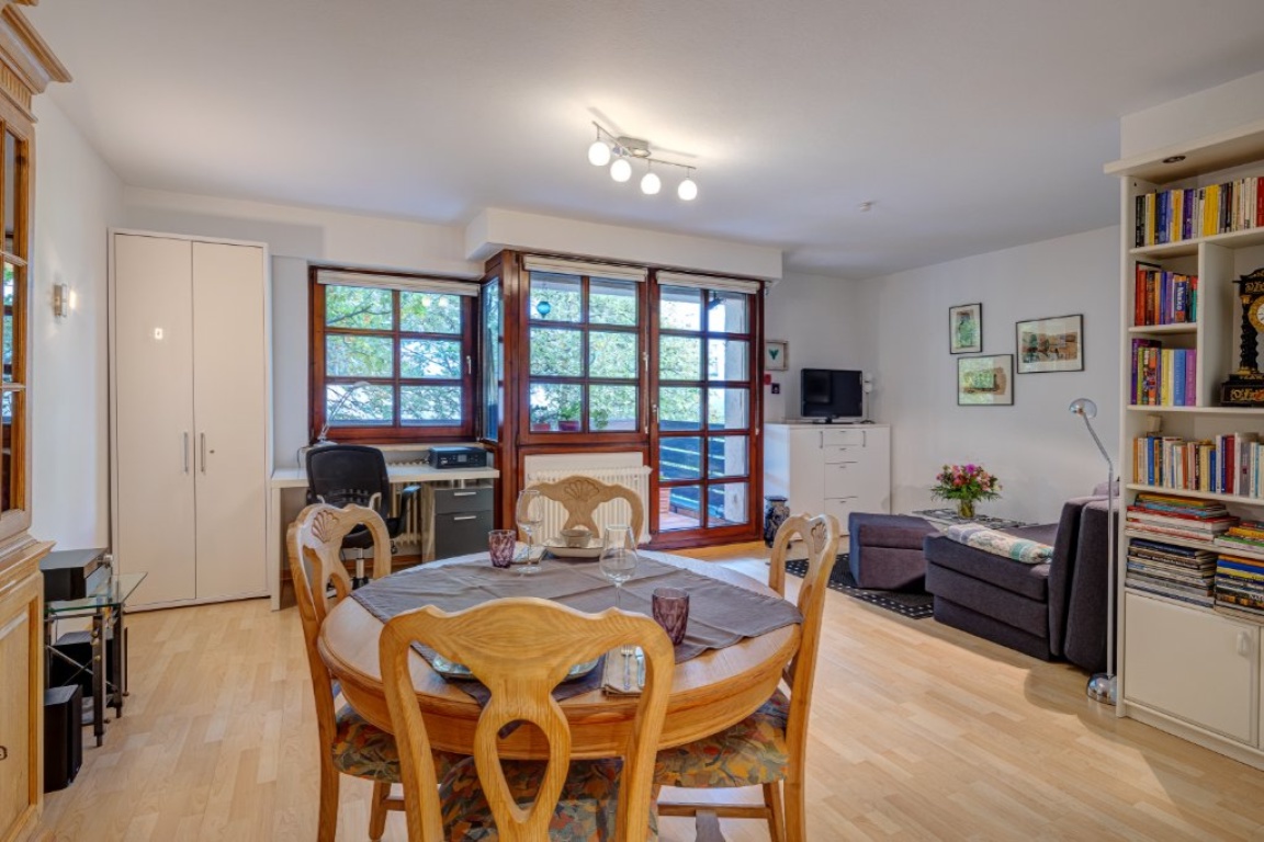Wohnung Schwabing-West Emanuelstr. - Essbereich und Wohnzimmer | Dining area and living room