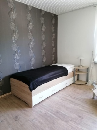 Anzeigenbild: Vermietung von 1 Zimmer in einer 3 Zimmer WG