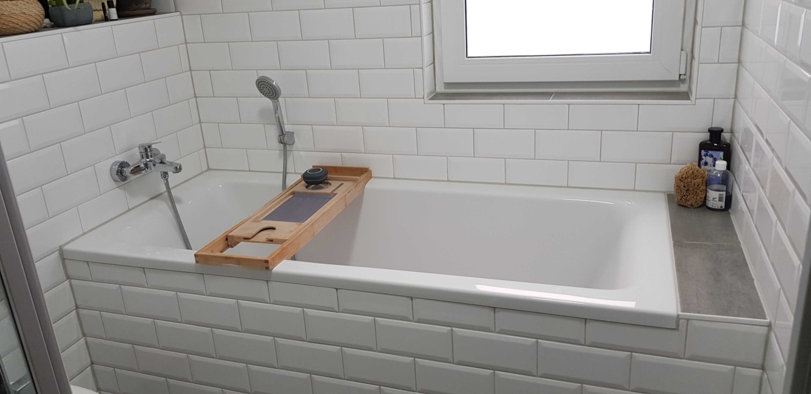 Flat Neukölln Warthestr. - Badewanne / Bathtub