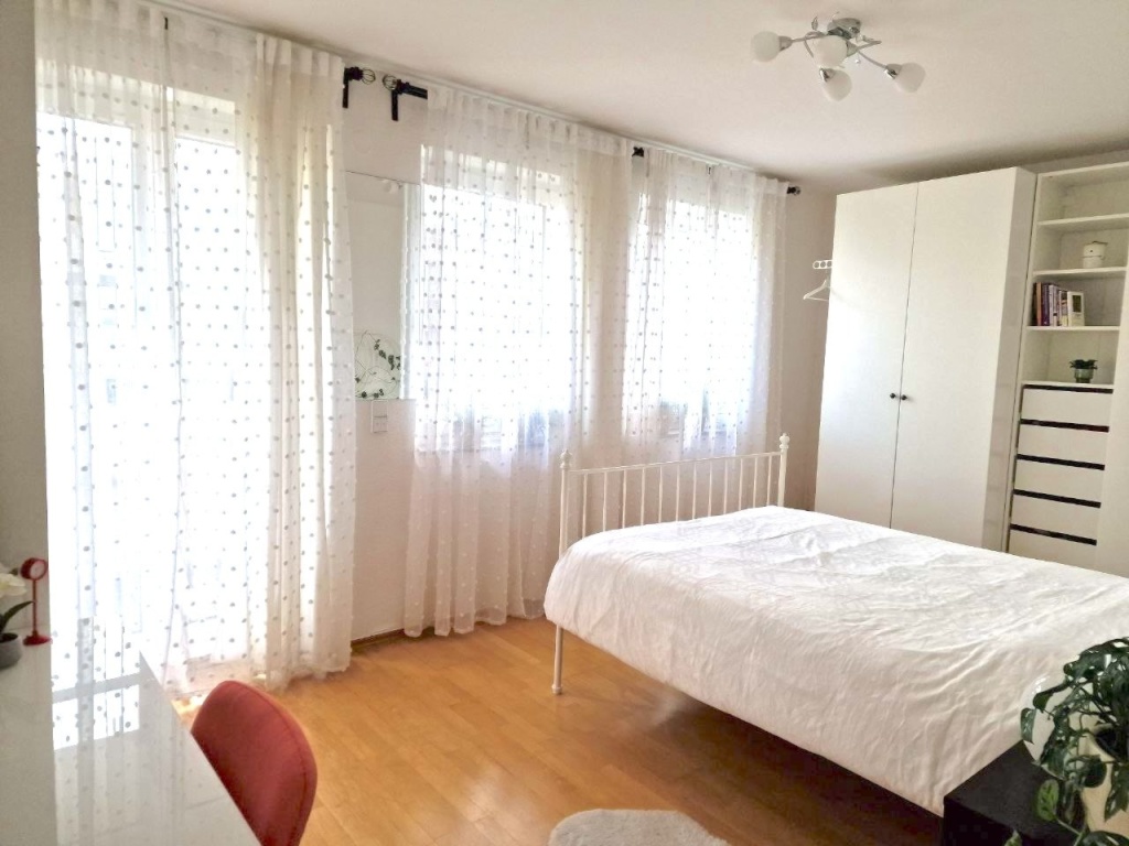 Spacious and bright apartment at the best location! (Mitte / Prenzlauer Berg) – Ruppiner Str, 10115 Berlin Mitte – Vorschaubild 9