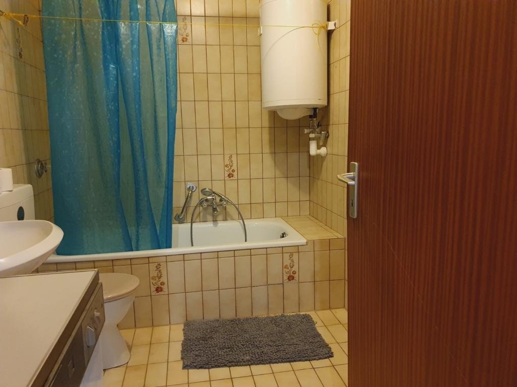 Accomodation available in a 35sq.m shared studio near the city centre city registration possible. – Goethestrasse 3, 91054 Erlangen Innenstadt – Vorschaubild 4