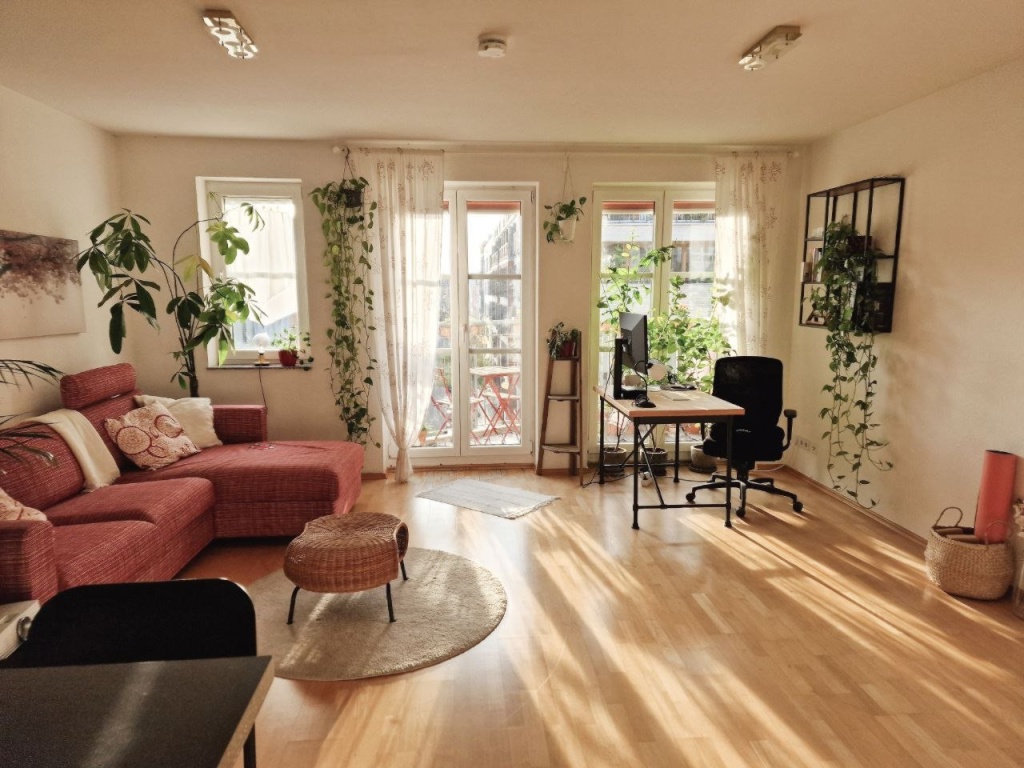 Spacious and bright apartment at the best location! (Mitte / Prenzlauer Berg) – Ruppiner Str, 10115 Berlin Mitte – Vorschaubild 2