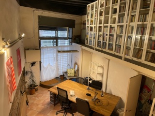 Imagen del anuncio: Altstadtstudio Barcelona - Mucho espacio y en medio, a 200 metros de Metro, 700 a Plaça Universitat