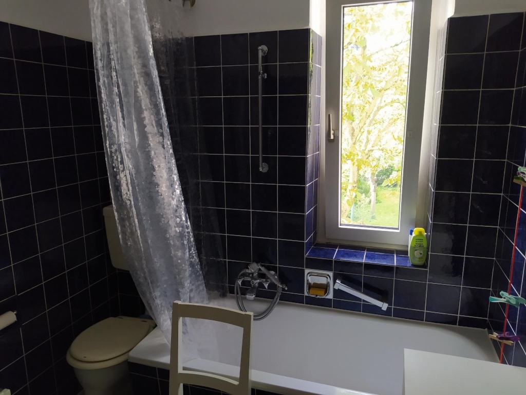 WG-Zimmer Urdenbach/Benrath Händelstr. - das Bad