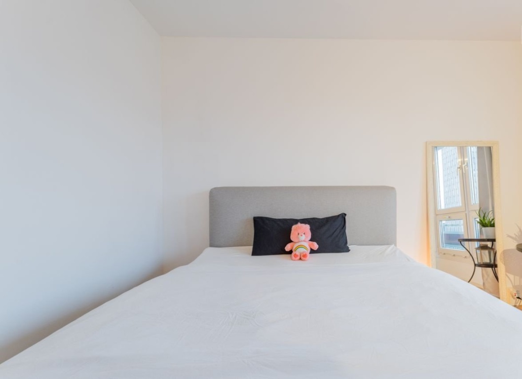 City apartment at Alexanderplatz (from Oct 2026, for up to 6 months) – Mollstr 3, 10178 Berlin Mitte – Vorschaubild 3