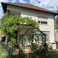 Imagen del anuncio: Zimmer in zentrumnahen WG-Haus mit großem Gemeinschaftsbalkon und vielen Inklusivleistungen zu vermieten
