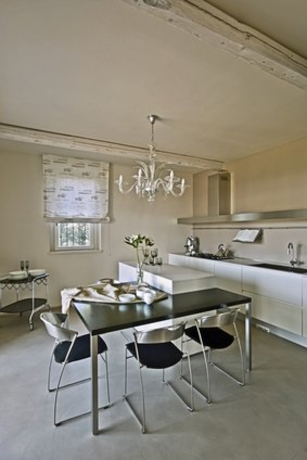WG-Zimmer Dallas McKinney Avenue - Kitchen and dining room