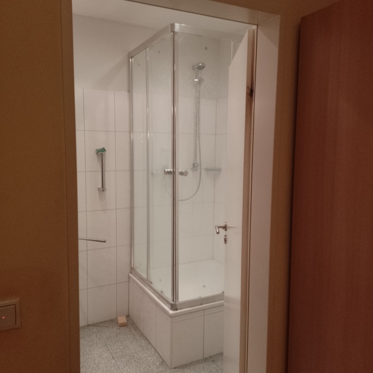 Apartment, voll möbliert, mit eigener Dusche/WC, für 1oder 2 Person(en) – 40597 Düsseldorf Benrath – Vorschaubild 5