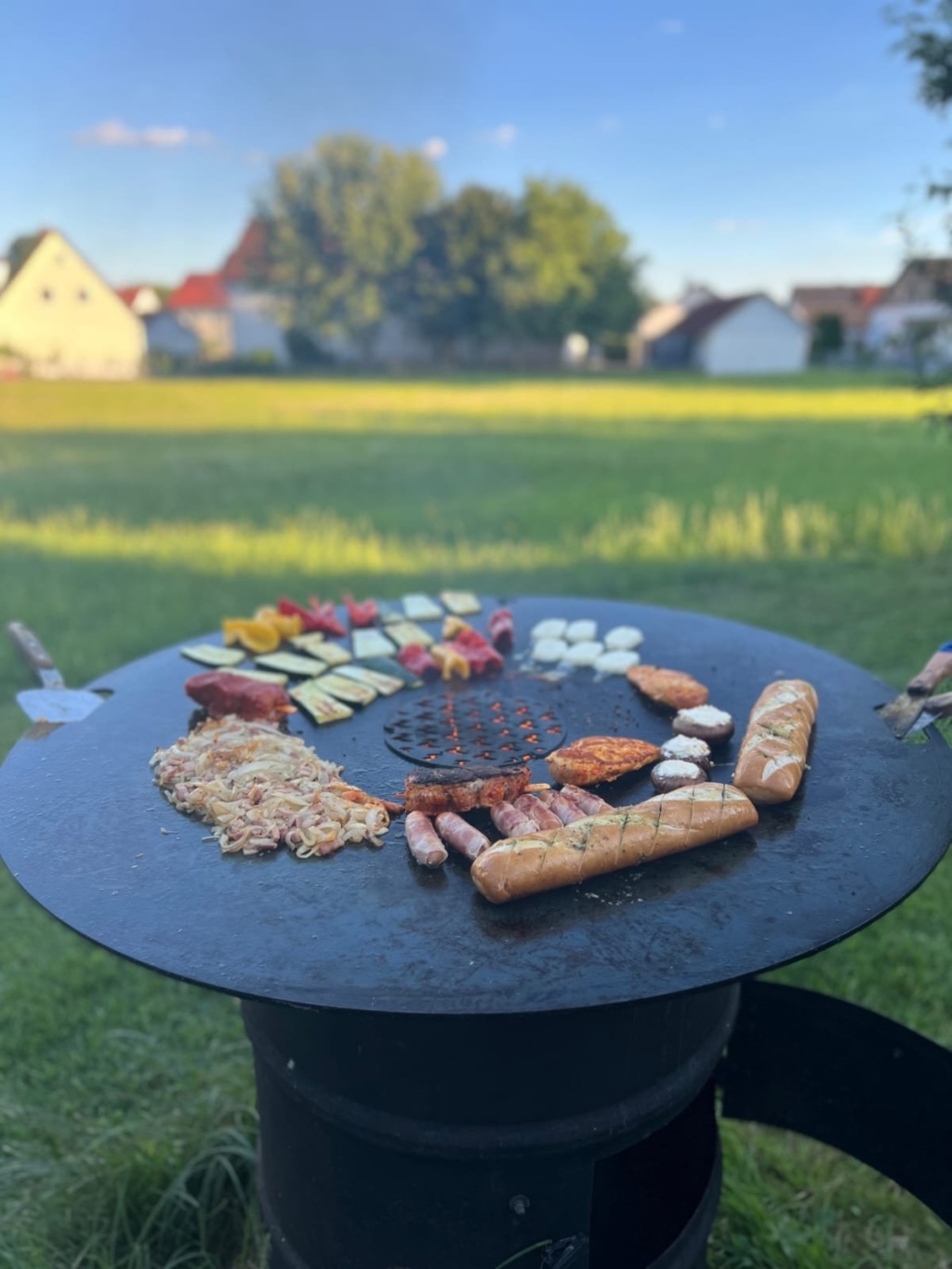 Habitación en WG Ergolding Schulgasse - Grillschale im Garten