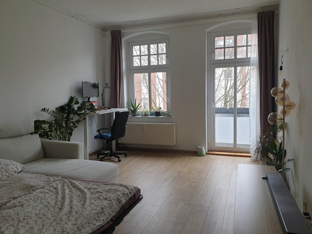 Hi Pendler/ Commuters: Ruhige, schöne Wohnung/ Quiet, nice apartment in Friedrichshain
