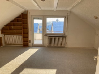 Anzeigenbild: Möblierte 2,5 Zimmer Dachgeschosswohnung in Stuttgart-Riedenberg für 2er WG