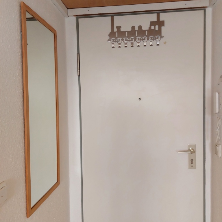 Helles/ruhiges und frisch renoviertes Appartement (24 qm) bei der Hauptmensa und Unibibliothek ab 1.10.26 zu vermieten. Das attraktive Angebot eine vollmöblierte, löffelfertige Wohnung im Köln Campus. Das Haus ist sehr gepflegt und sicher. – Zülpicher Wall 16, 50674 Köln Neustadt-Süd – Vorschaubild 10