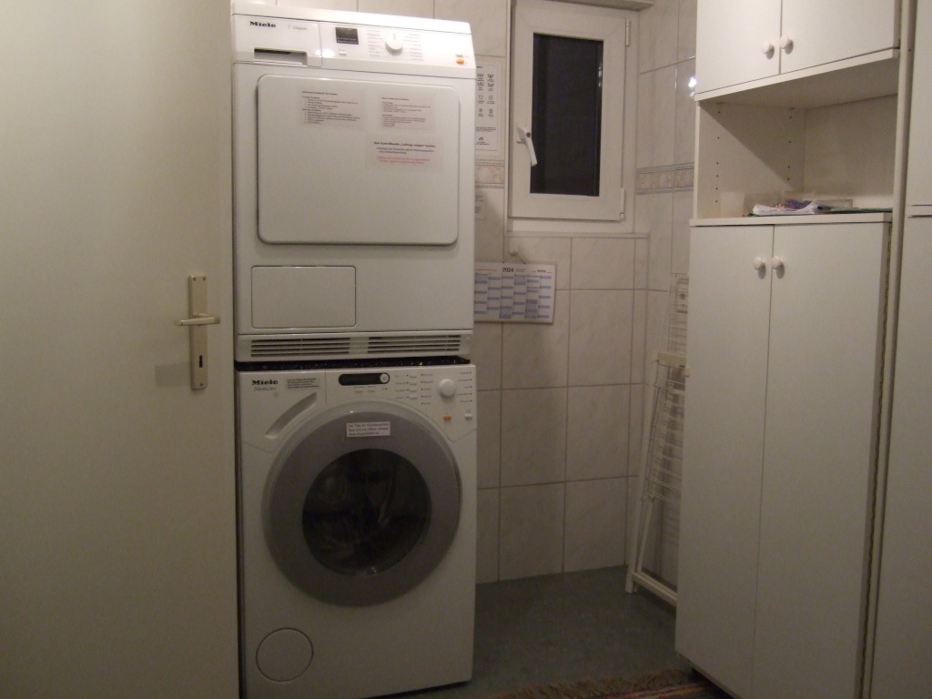 WG-Zimmer Möhringen Kremmlerstr. - WM, Trockner