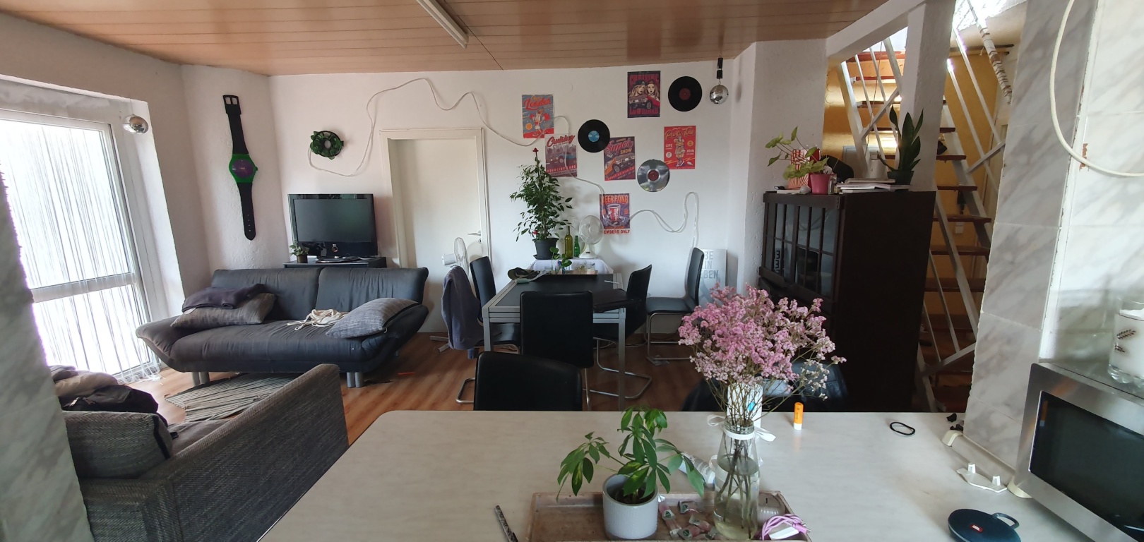 WG-Zimmer Durlach Amalienbadstr. 17 - Blick aus Küche zu Wohnzi.